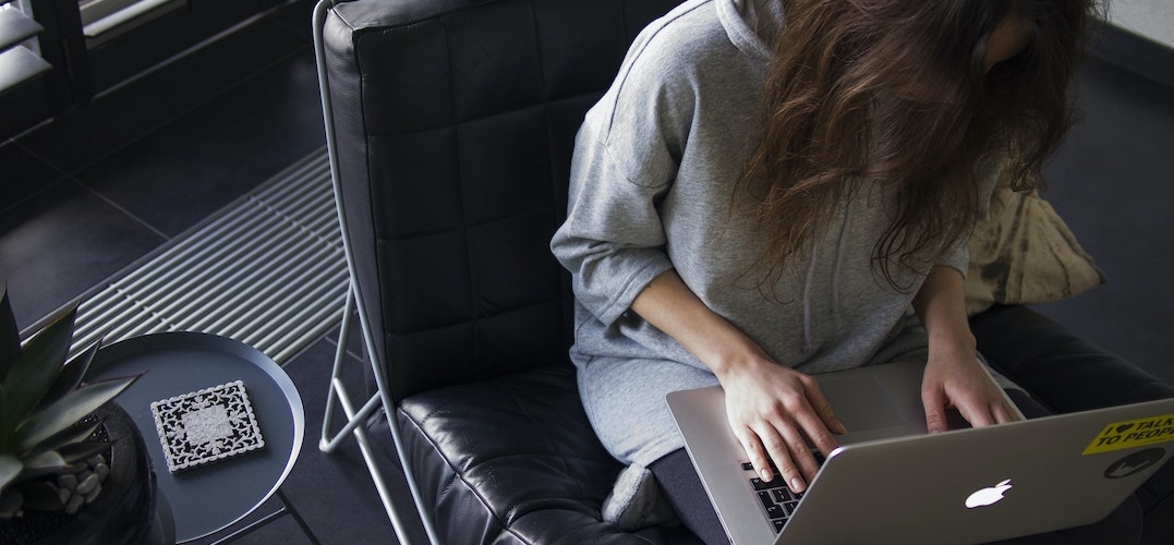 Working From Home vs. Office: 7 Pros & Cons to Consider