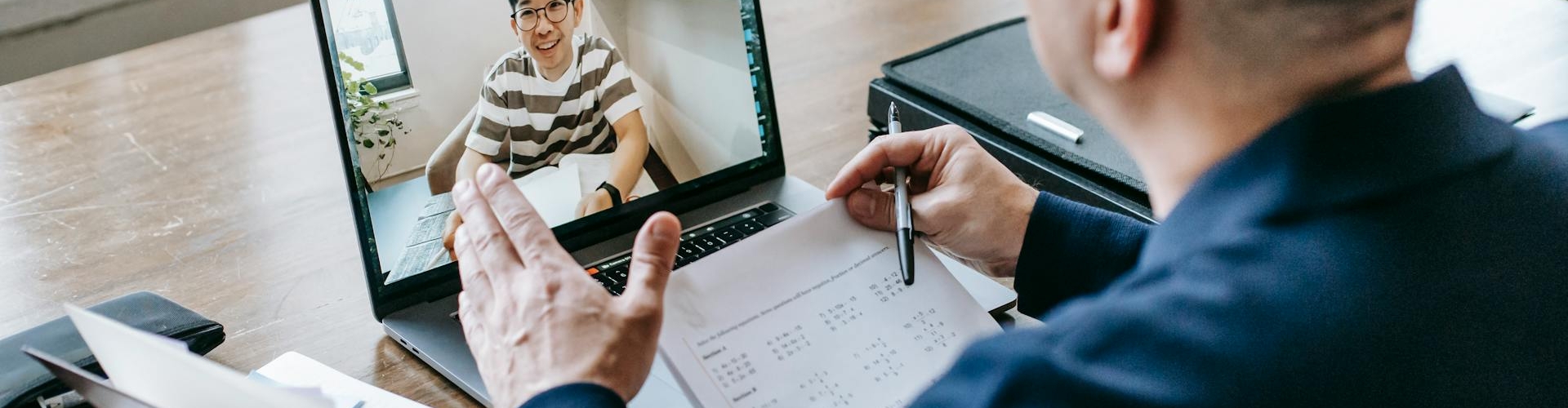 How to share a screen using Microsoft Teams